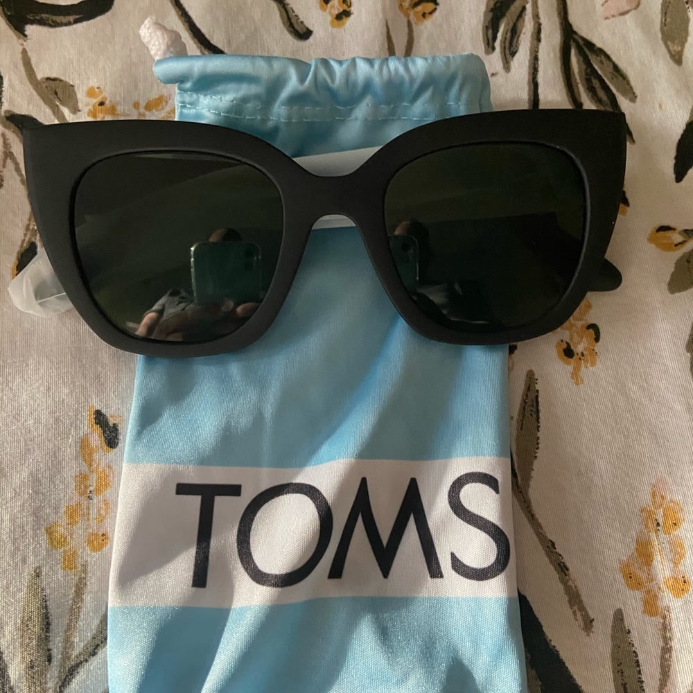 TOMS sunglasses